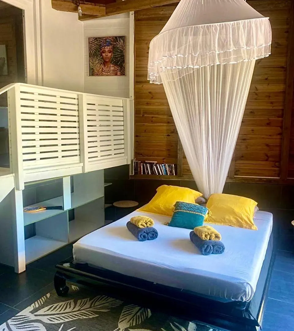 Charmant Bungalow Tout Confort Climatise - Terrasse Et Acces Plage ! Deshaies 0*,  Guadeloupe